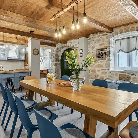 Nina Semesterbostad *