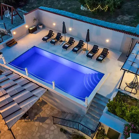 Nina Tatil Evi